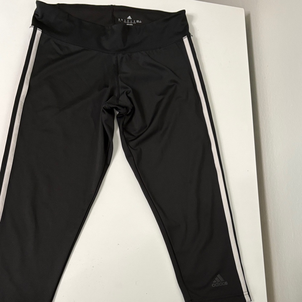 Adidas climalite capri Leggings with White Stripes - EUC